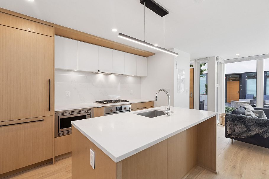 106 649 E 3rd Street North Vancouver, BC - 6