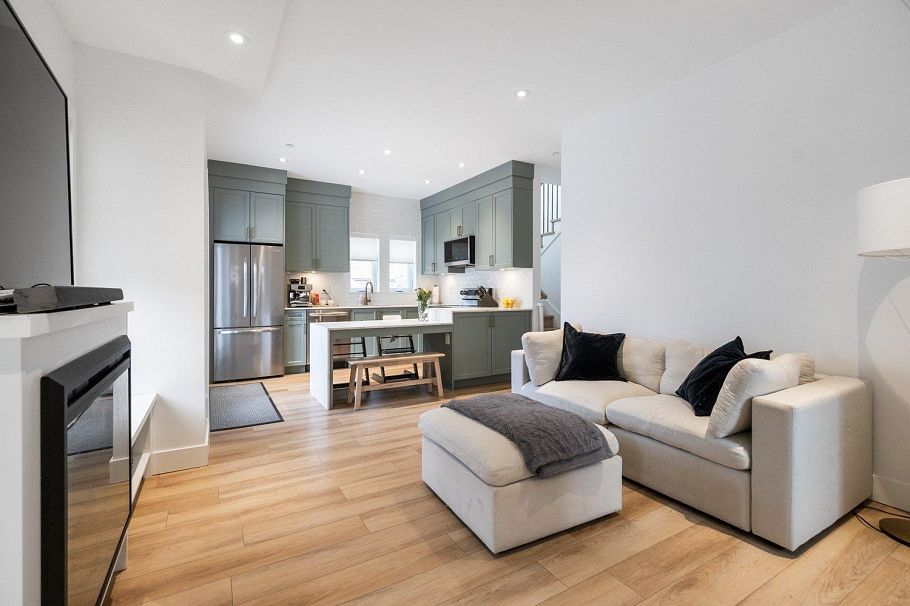 720 E 30th Avenue Vancouver, BC - 8