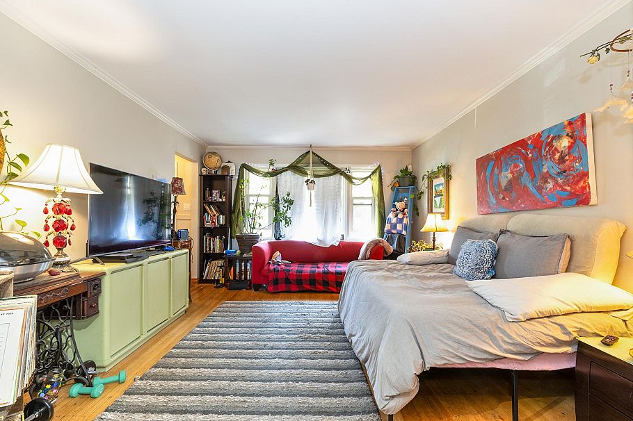 1341 E 29th Avenue Vancouver, BC - 3