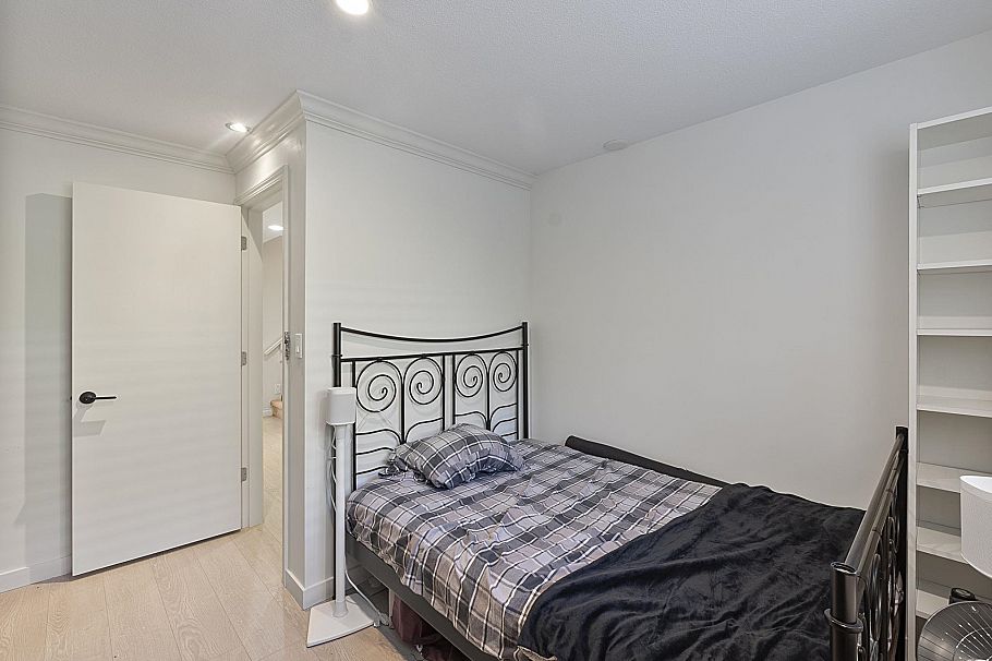 1563 W 59th Avenue Vancouver, BC - 29