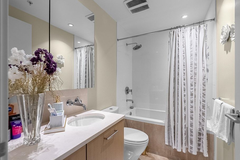 1401 150 W 15th Street North Vancouver, BC - 22