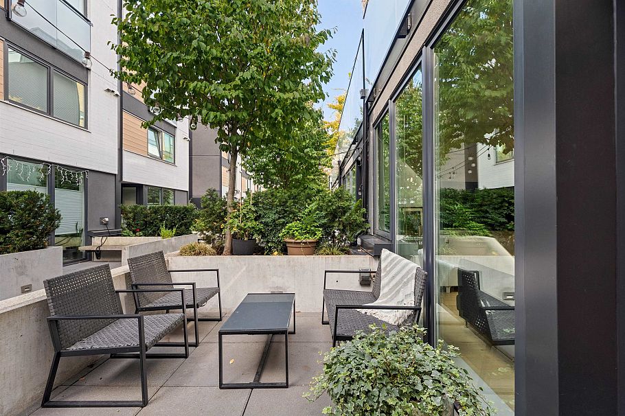 106 649 E 3rd Street North Vancouver, BC - 24