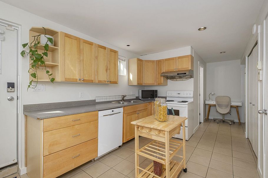 3217 Matapan Crescent Vancouver, BC - 32