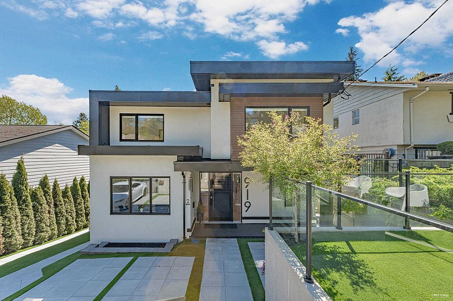 919 E 4th Street North Vancouver, BC - 1