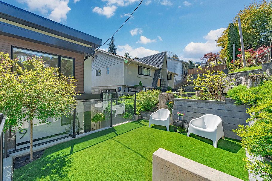 919 E 4th Street North Vancouver, BC - 2