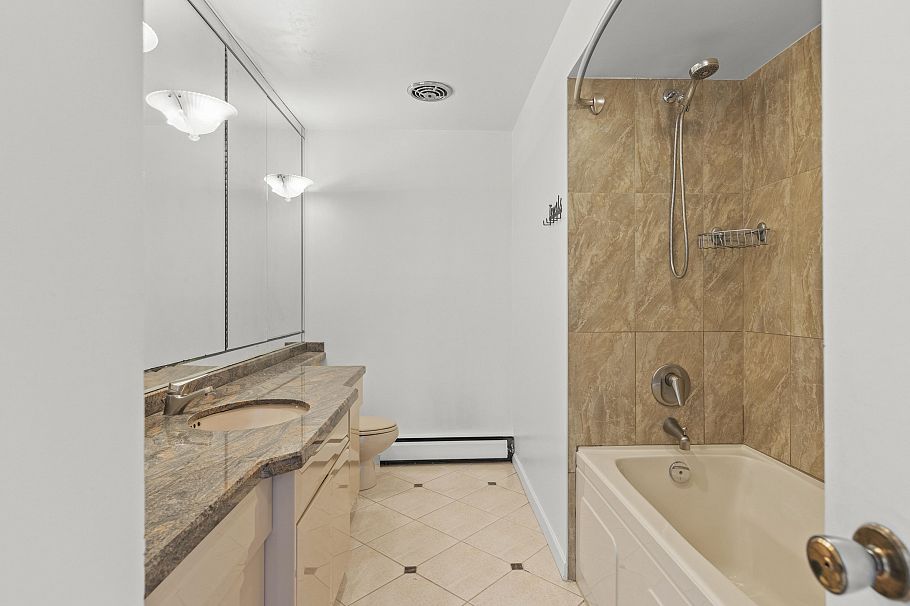 2789 Point Grey Road Vancouver, BC - 33