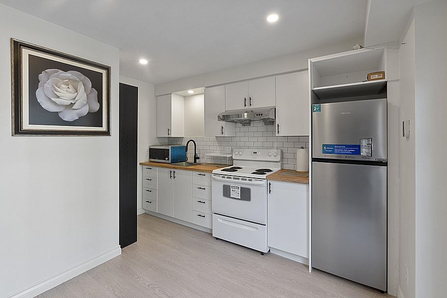 1563 W 59th Avenue Vancouver, BC - 32