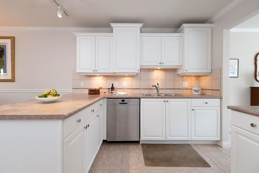 651 St. Andrews Avenue North Vancouver, BC - 12