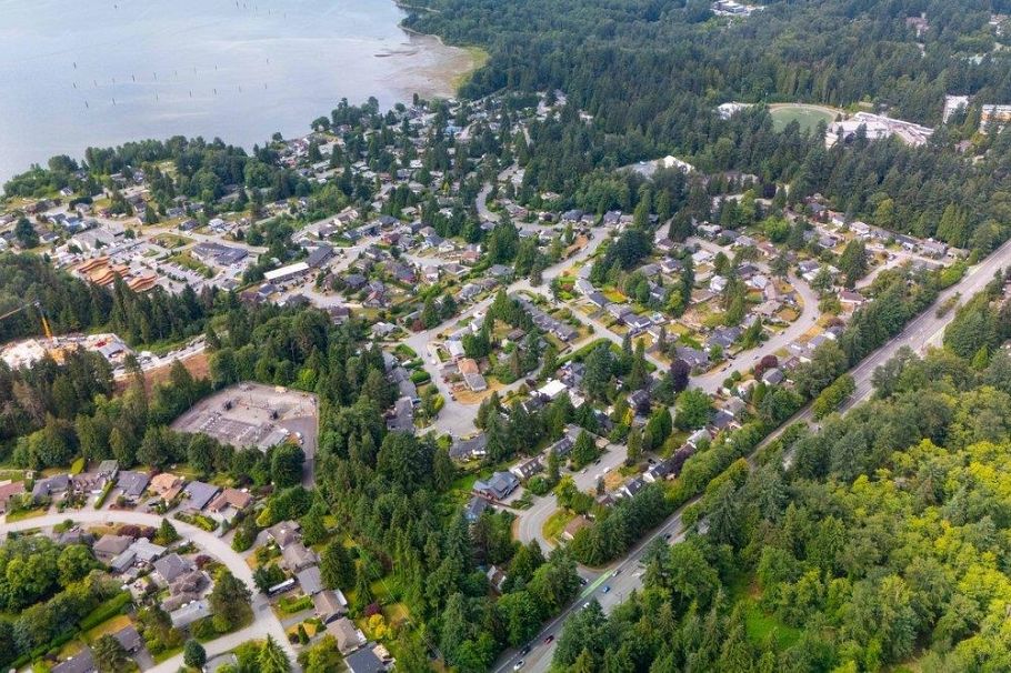 3095 Plymouth Drive North Vancouver, BC - 14