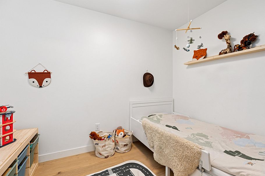 106 649 E 3rd Street North Vancouver, BC - 17