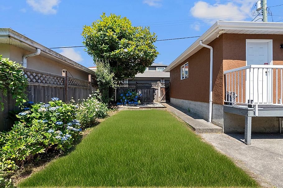 1563 W 59th Avenue Vancouver, BC - 38