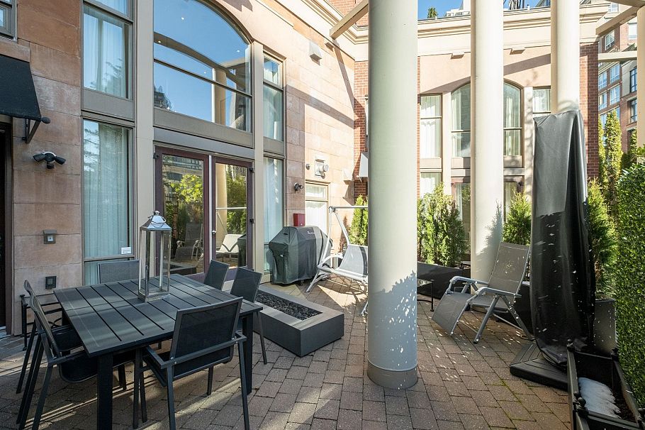 1258 Richards Street Vancouver, BC - 30