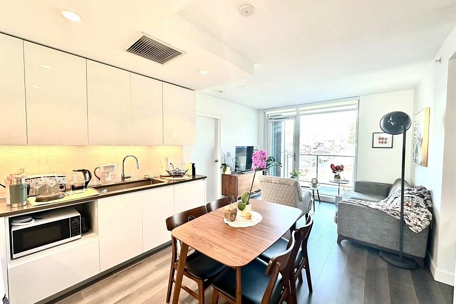 416 8181 Chester Street Vancouver, BC - 1