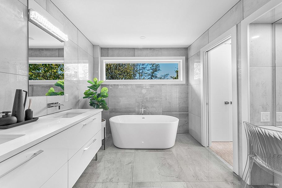 919 E 4th Street North Vancouver, BC - 23