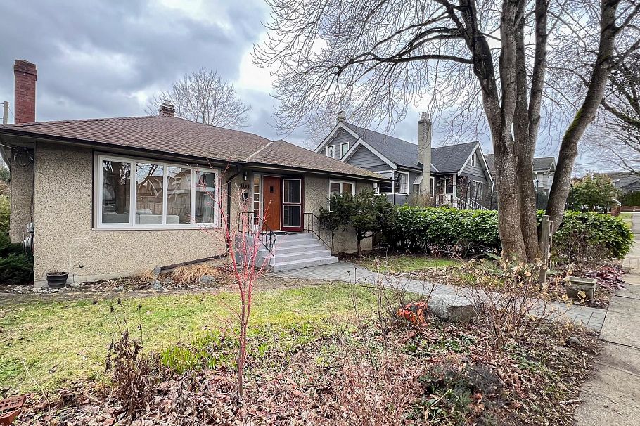 1165 E 26th Avenue Vancouver, BC - 14