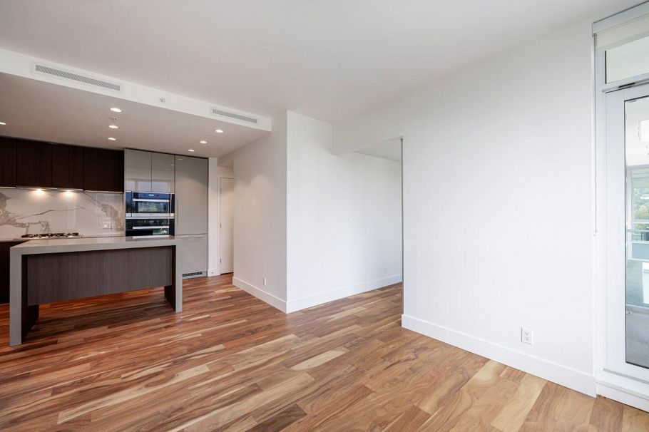 1008 1632 Lions Gate Lane North Vancouver, BC - 2