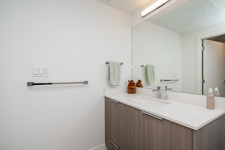 407 1401 Hunter Street North Vancouver, BC - 22