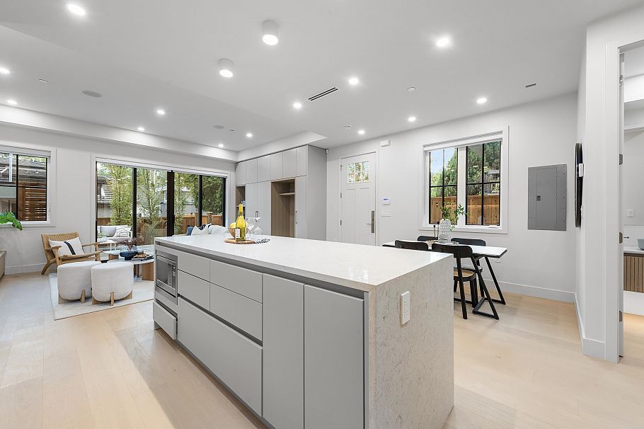 3 2136 E 10 Avenue Vancouver, BC - 12