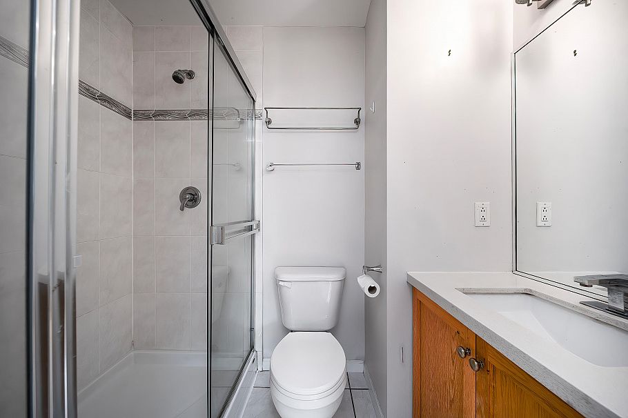 3063 Rosemont Drive Vancouver, BC - 15