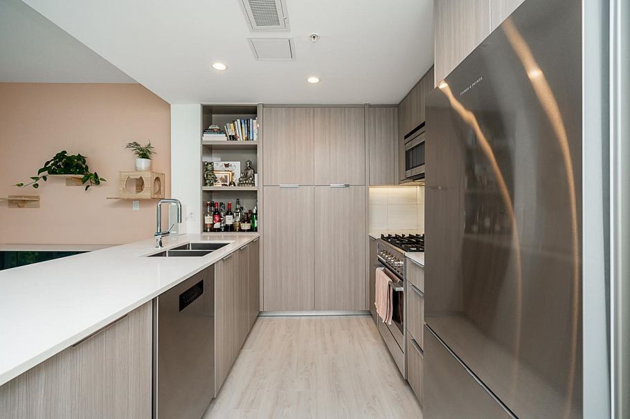 407 1401 Hunter Street North Vancouver, BC - 5