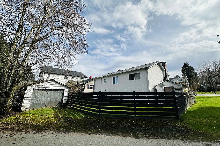 2925 E 25th Avenue Vancouver, BC - 5