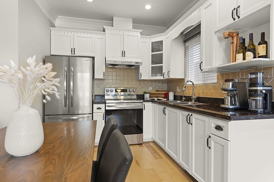 1336 E 16th Avenue Vancouver, BC - 9