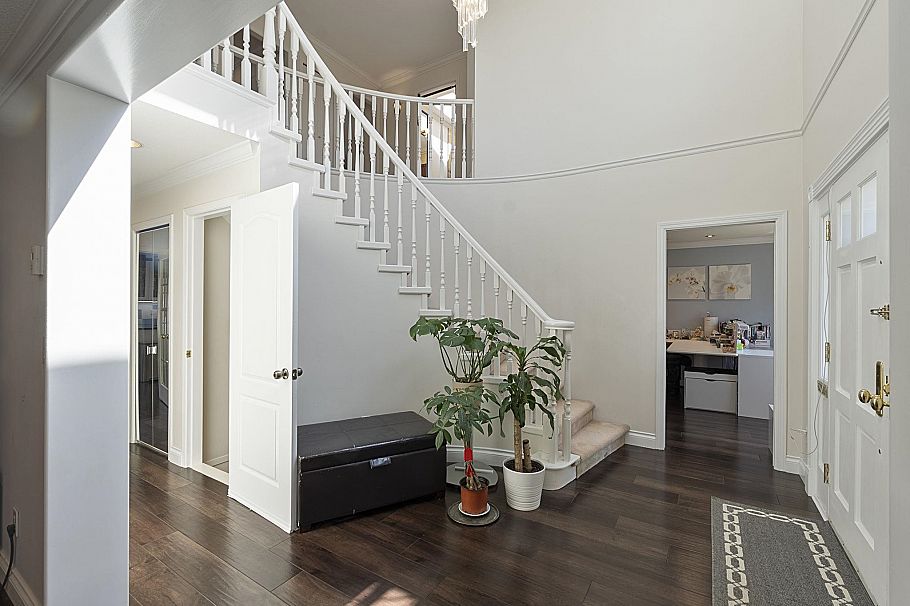 1563 W 59th Avenue Vancouver, BC - 2