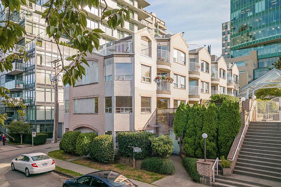 202 788 West 8th Avenue Vancouver, BC - 23