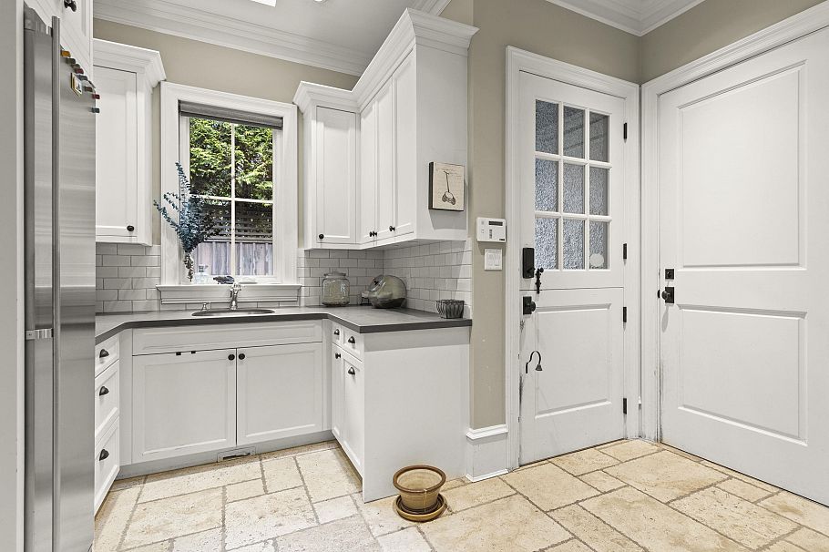 5559 Alma Street Vancouver, BC - 16