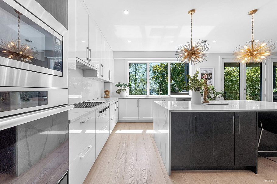 919 E 4th Street North Vancouver, BC - 10