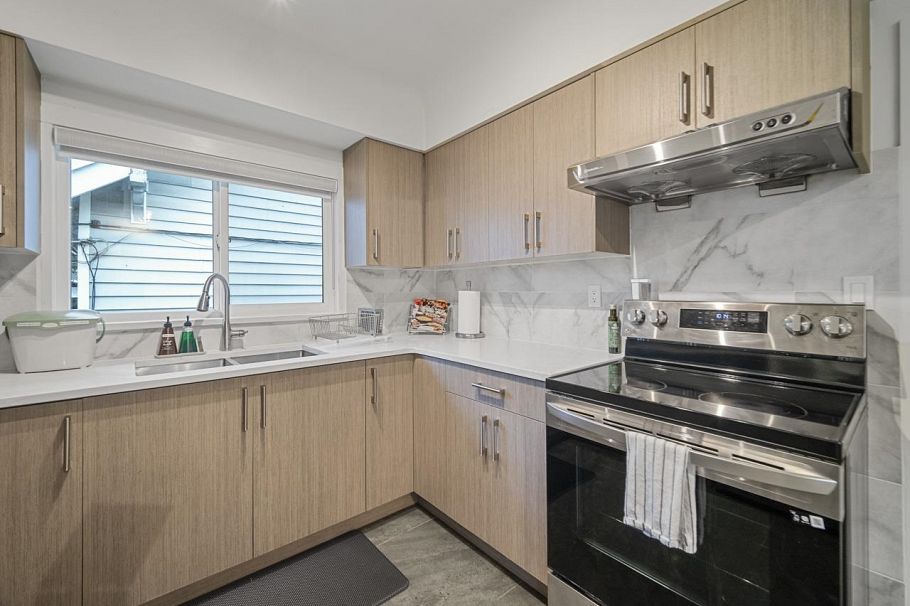 2871 E Pender Street Vancouver, BC - 6