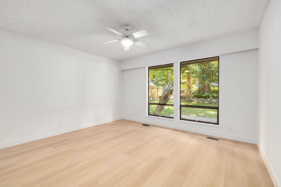 4755 Cove Cliff Road North Vancouver, BC - 14