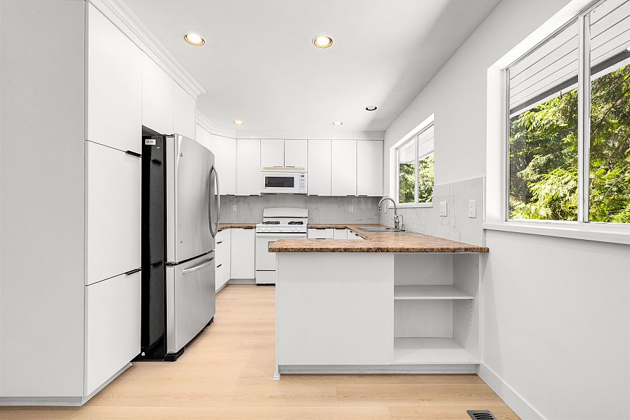 4755 Cove Cliff Road North Vancouver, BC - 11