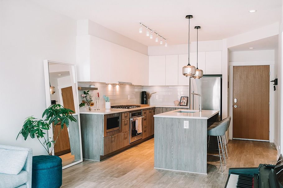 206 615 E 3rd Street North Vancouver, BC - 5