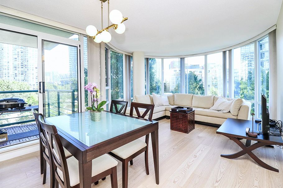 707 1067 Marinaside Crescent Vancouver, BC - 5