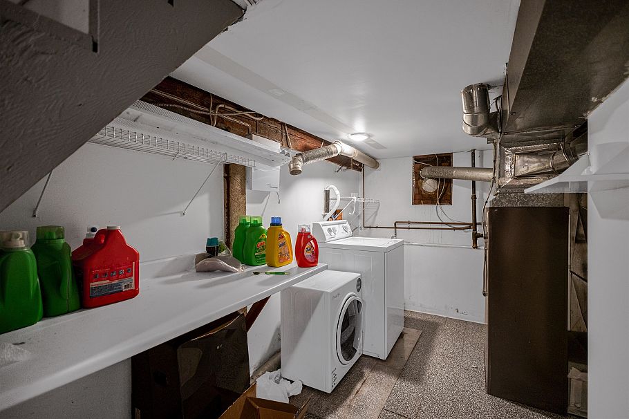 3012 W 14th Avenue Vancouver, BC - 17