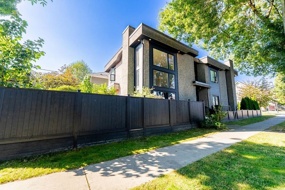 3205 Carolina Street Vancouver, BC - 32