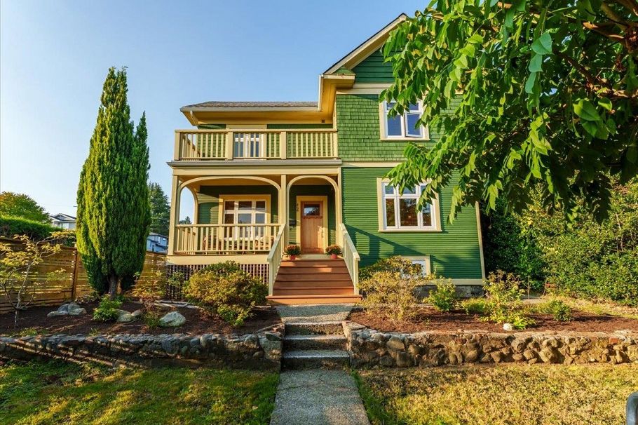 848 E 6th Street North Vancouver, BC - 1