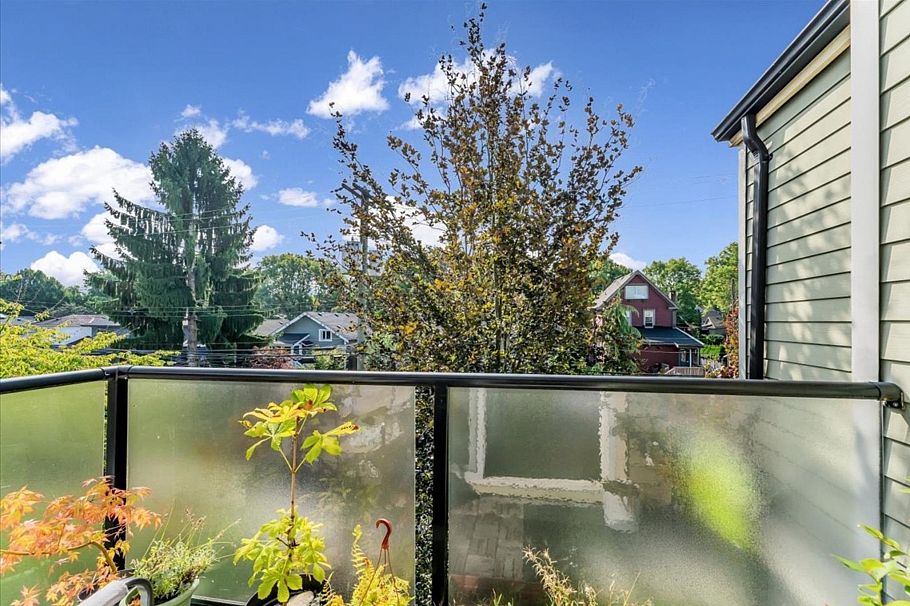 307 876 W 16th Avenue Vancouver, BC - 12