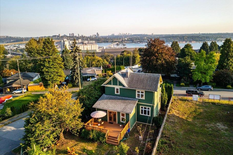 848 E 6th Street North Vancouver, BC - 33