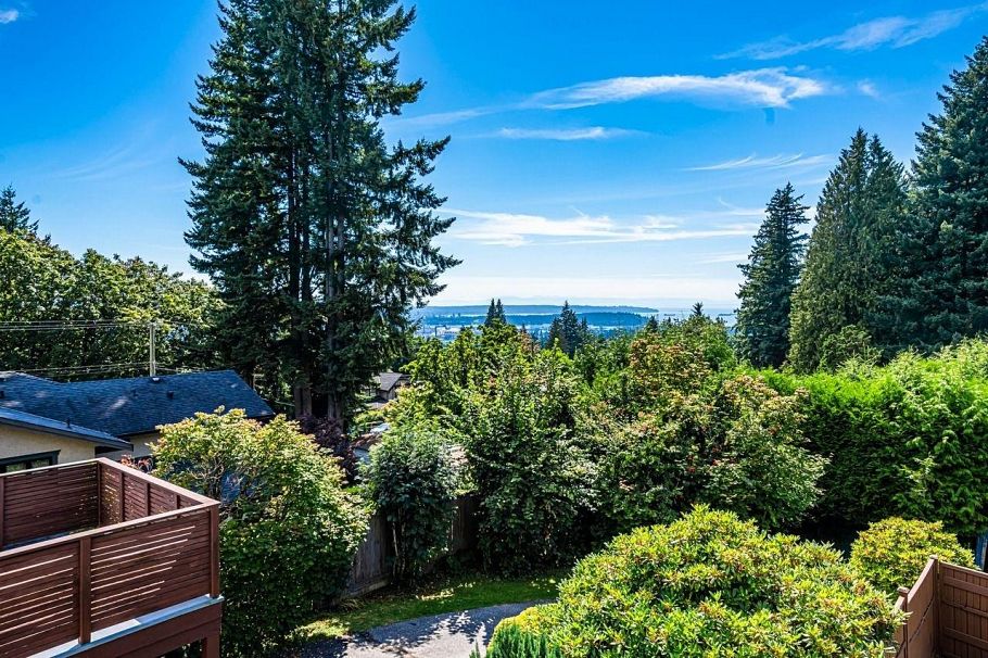 3435 St. Georges Avenue North Vancouver, BC - 8