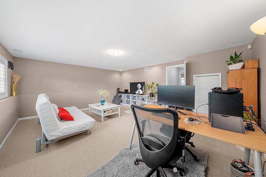 3020 Thorncliffe Drive North Vancouver, BC - 24