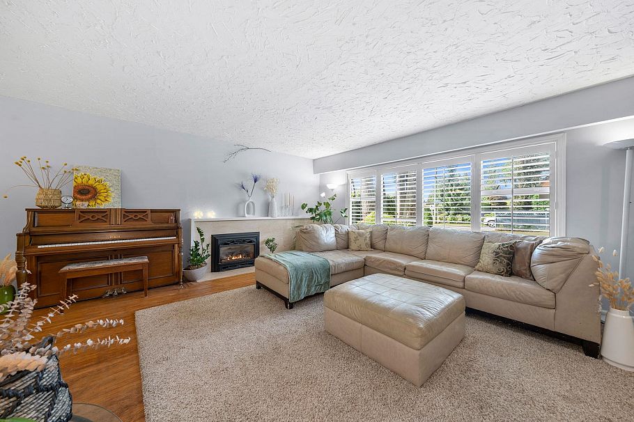 3020 Thorncliffe Drive North Vancouver, BC - 3