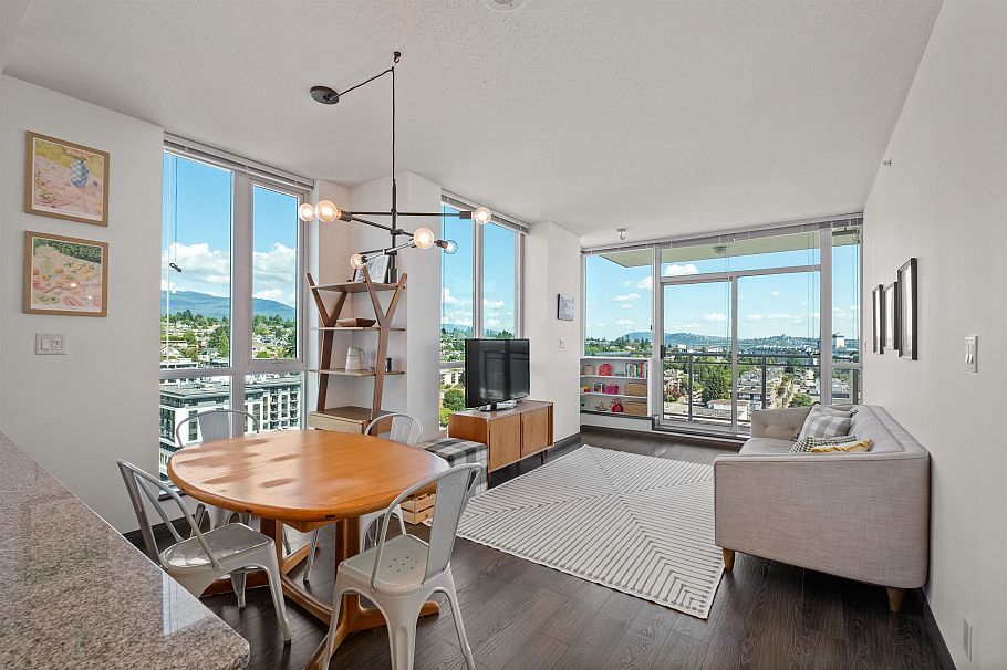 2001 188 E Esplanade North Vancouver, BC - 5