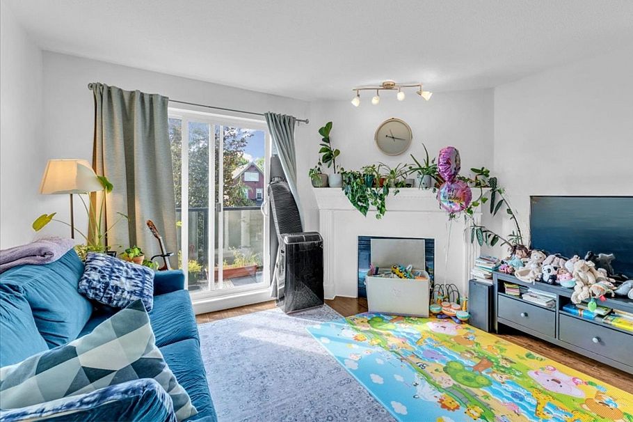 307 876 W 16th Avenue Vancouver, BC - 3