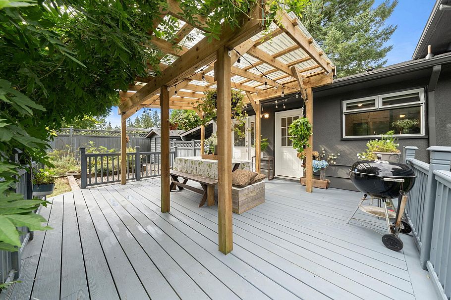 3020 Thorncliffe Drive North Vancouver, BC - 26