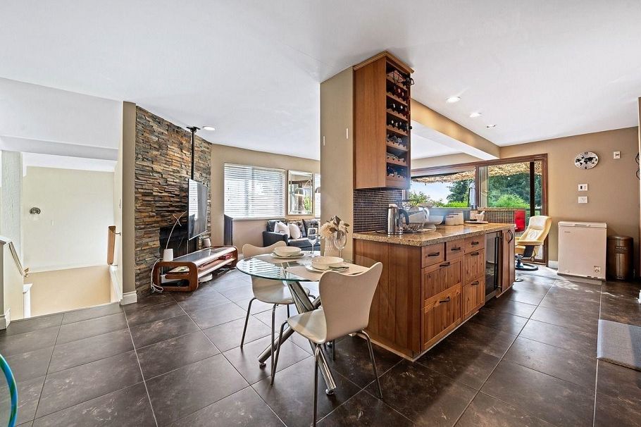 3435 St. Georges Avenue North Vancouver, BC - 16