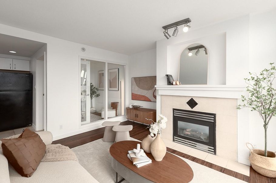 1907 1199 Marinaside Crescent Vancouver, BC - 4