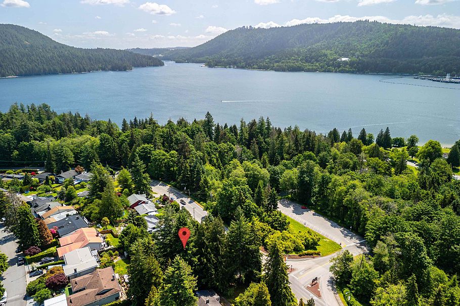 4150 Dollarton Highway North Vancouver, BC - 1