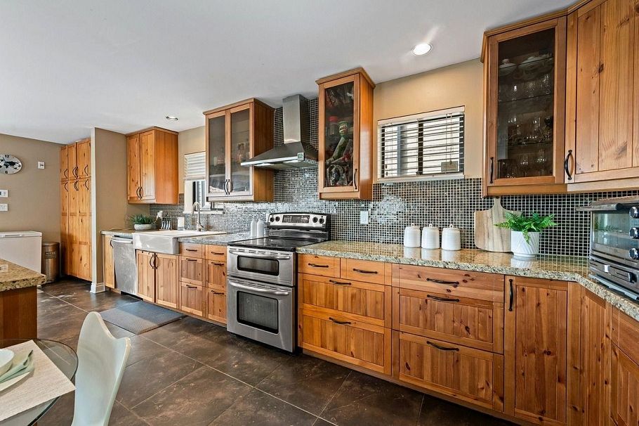 3435 St. Georges Avenue North Vancouver, BC - 11